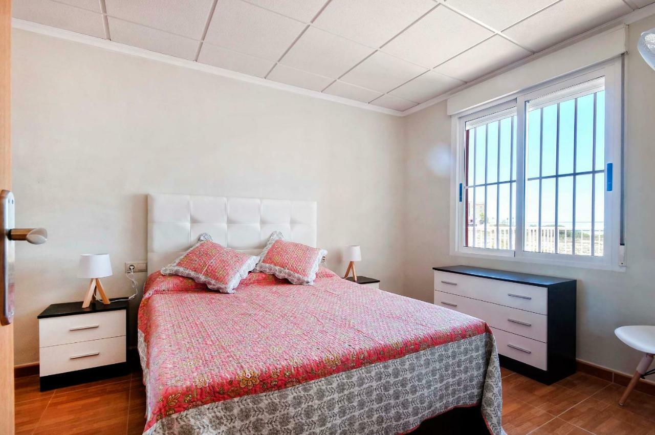 Bungalow Frente Al Mar Torrevieja Kültér fotó